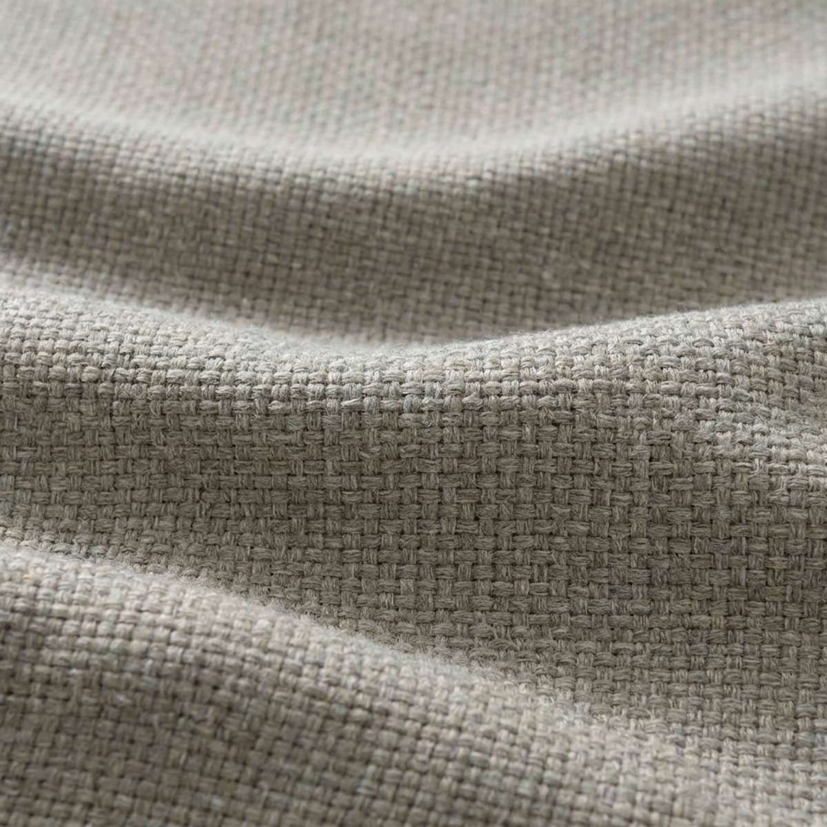 Soft 3 seter sand – rammeløs utesofa i sandfarget tekstil på terrasse