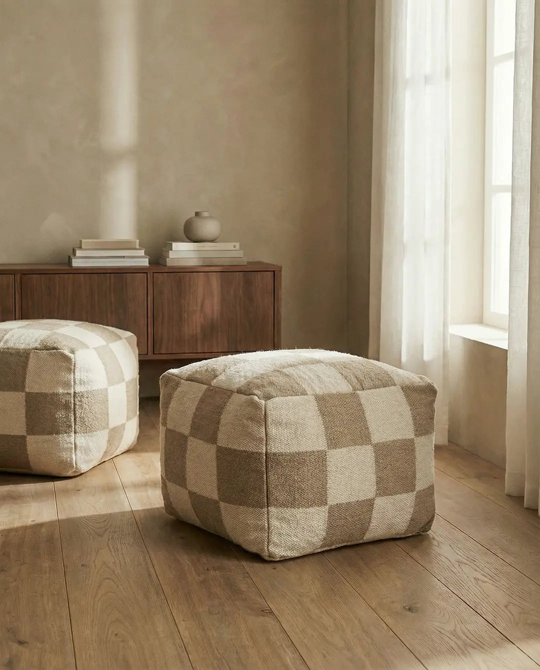 Square puff beige