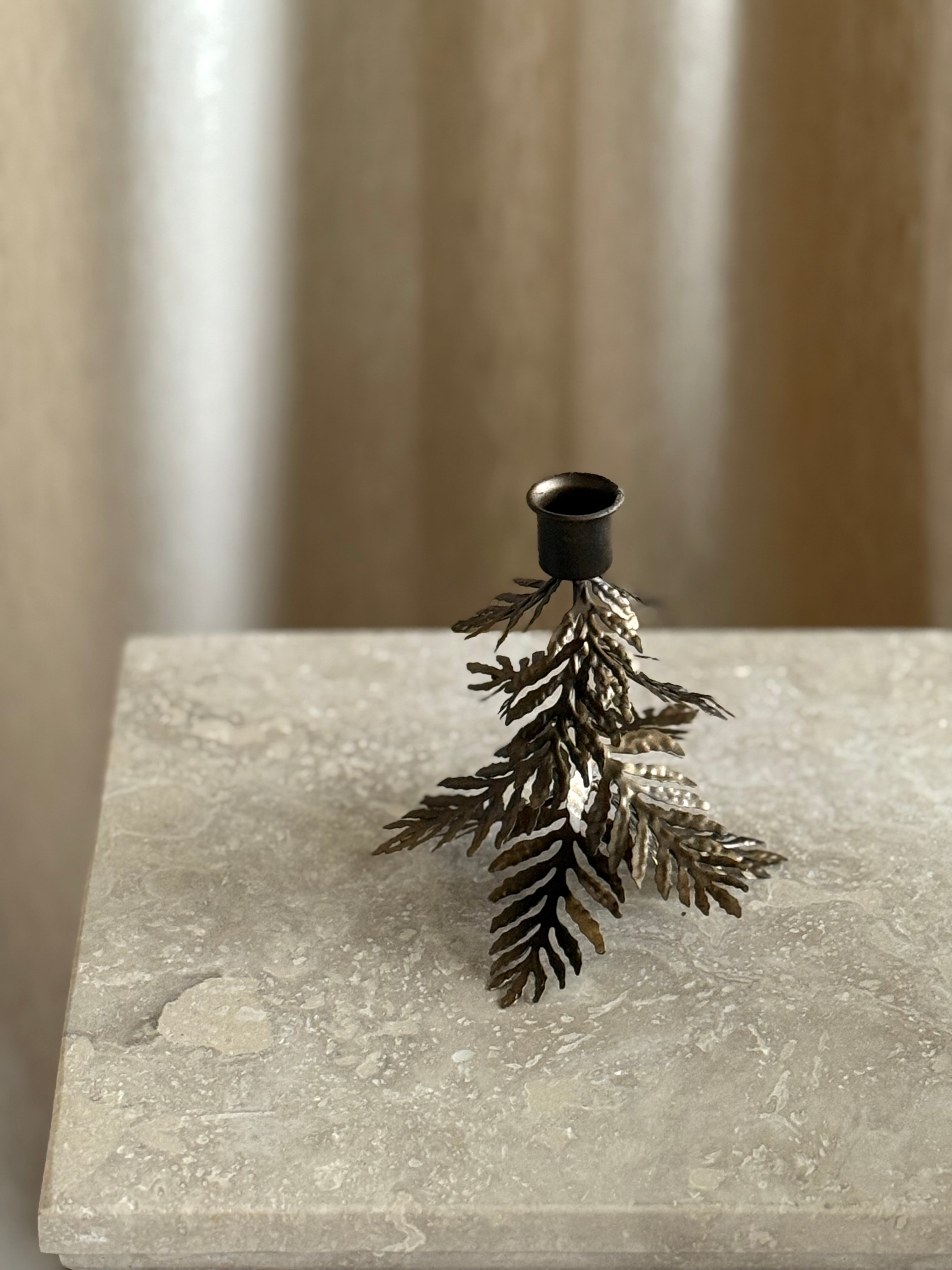 Tre lysestake antikk lav