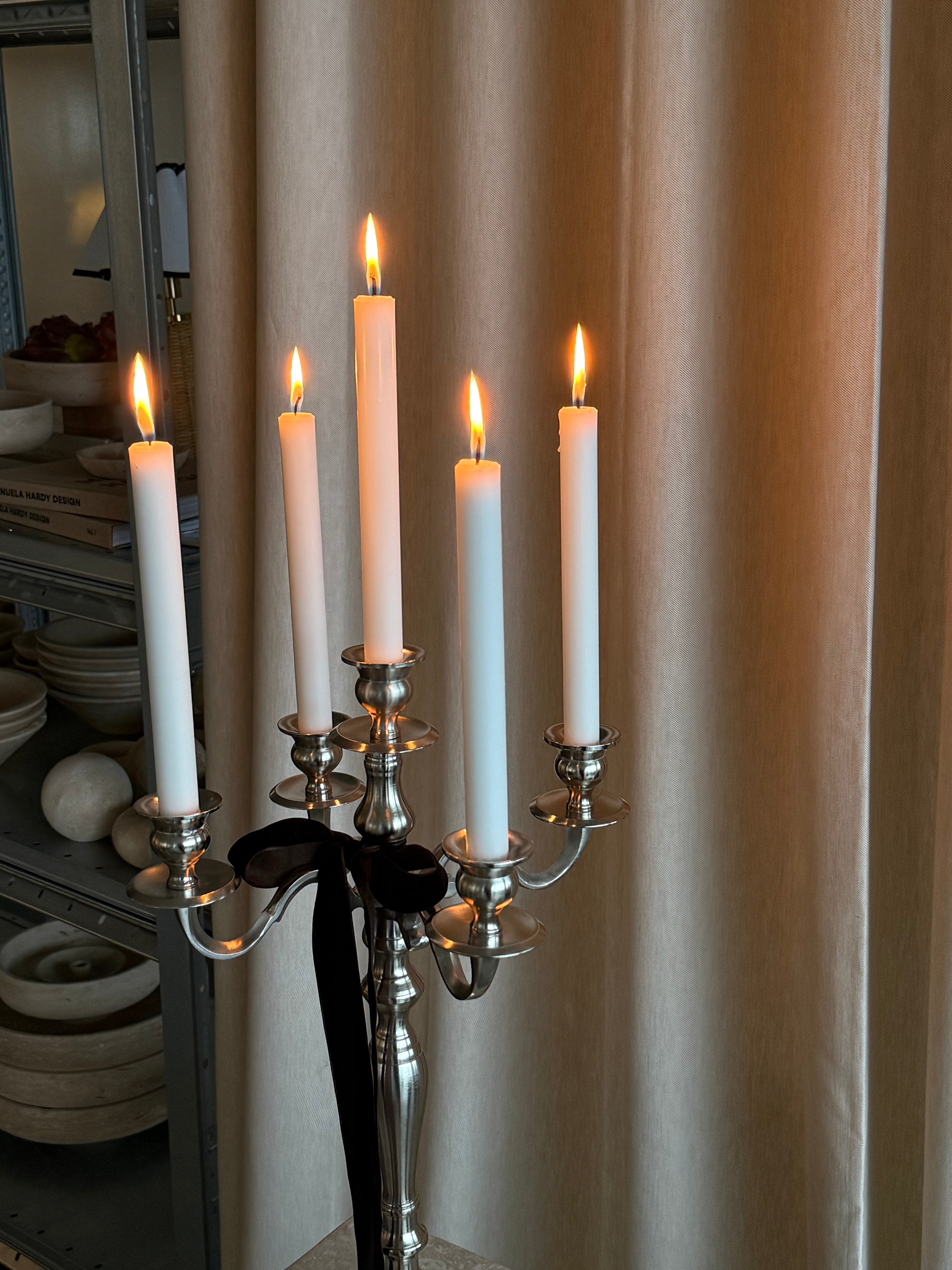 Femarmet lysestake høy