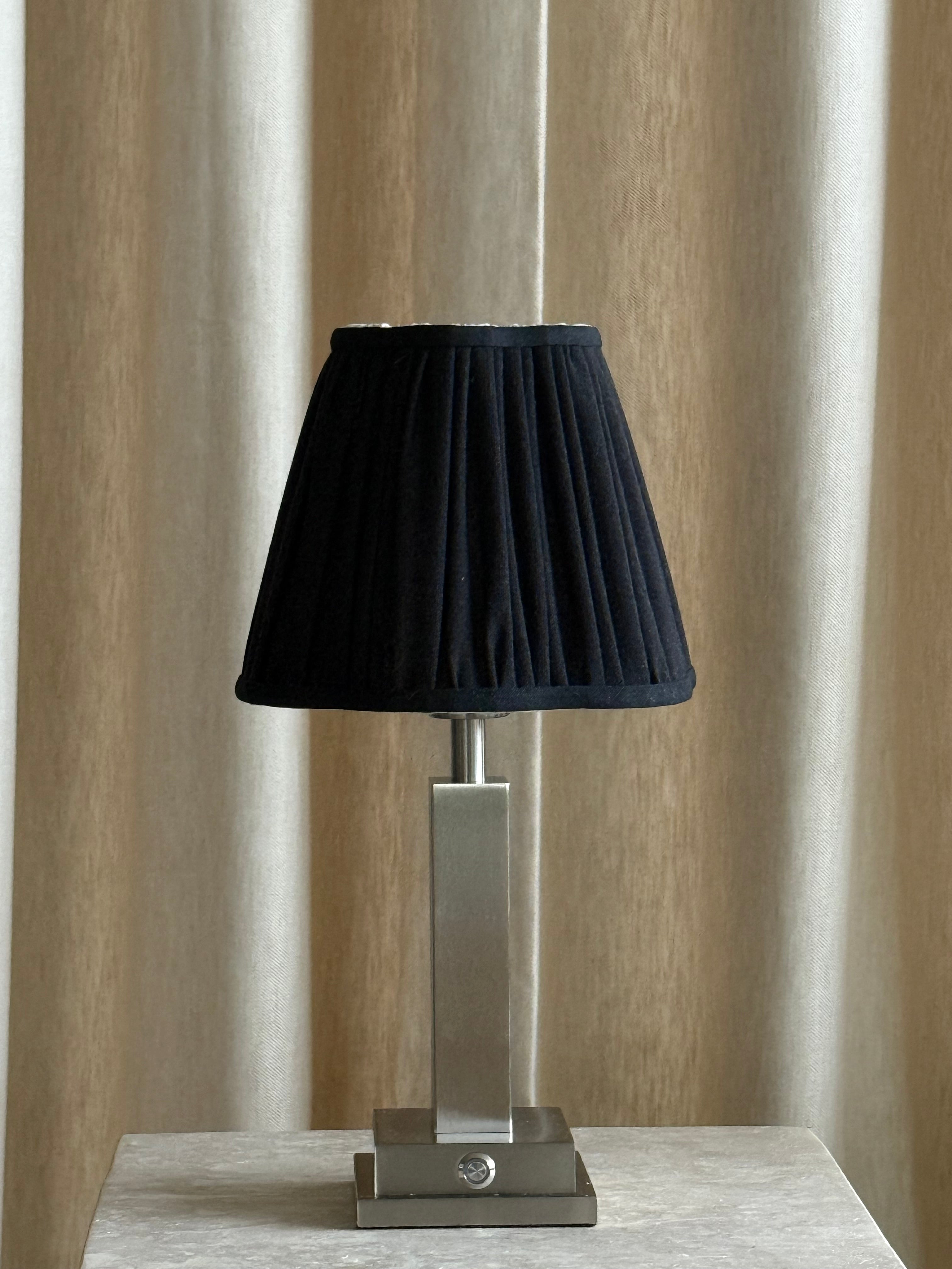 Lampeskjerm bølge svart