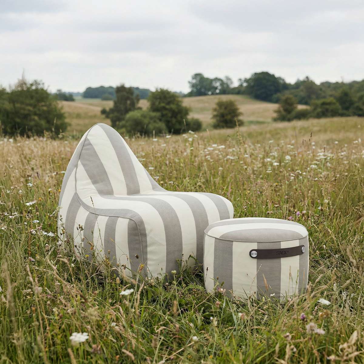 Mollis stol og puff beige