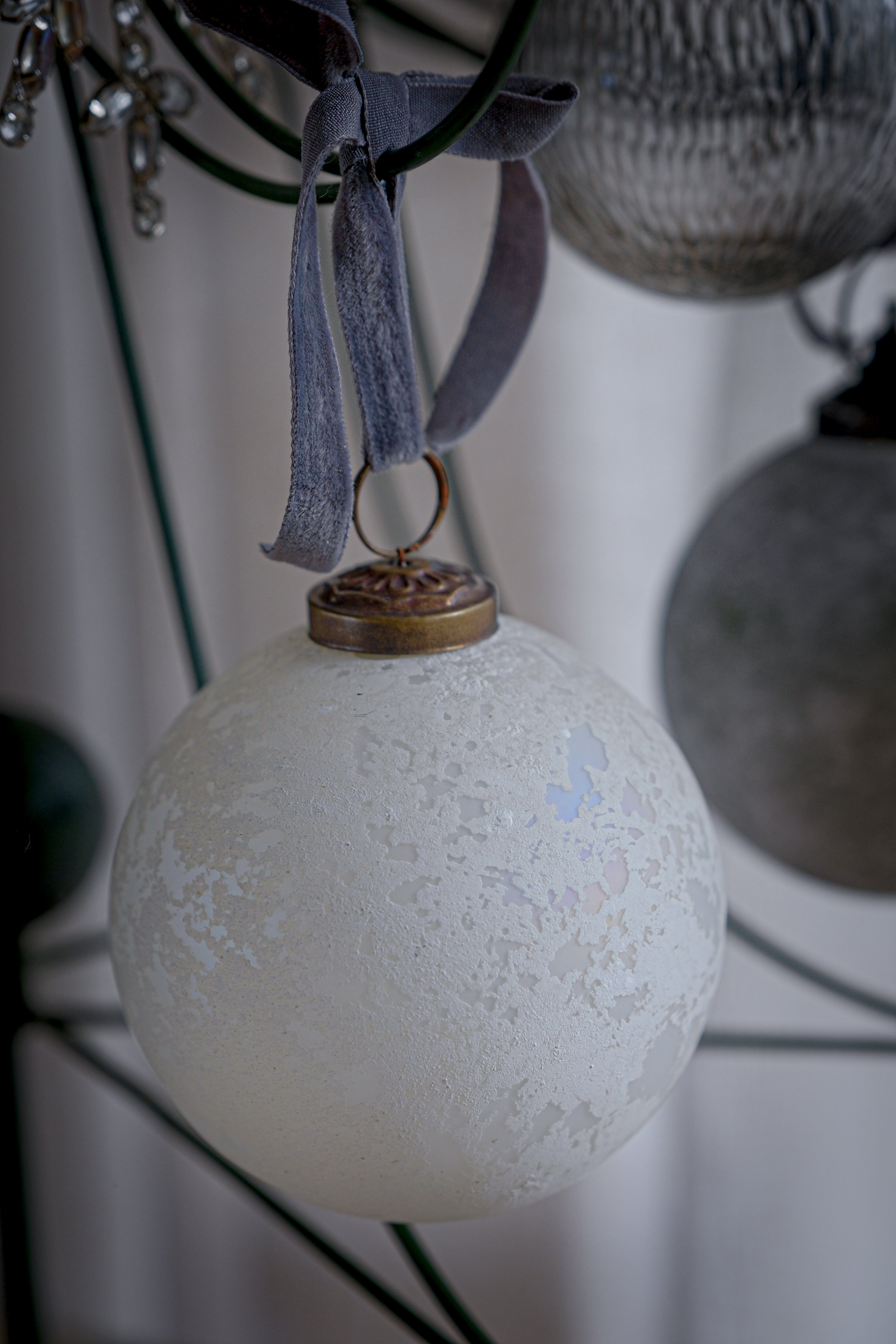 Glasskule off-white 10 cm