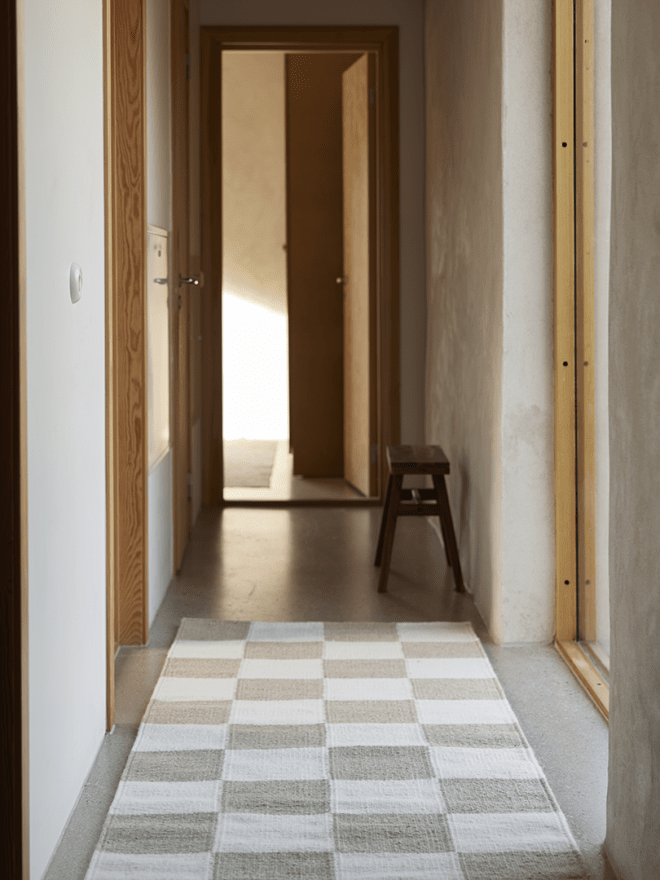 RUTETE ULLTEPPE I BEIGE OG HVITT smal