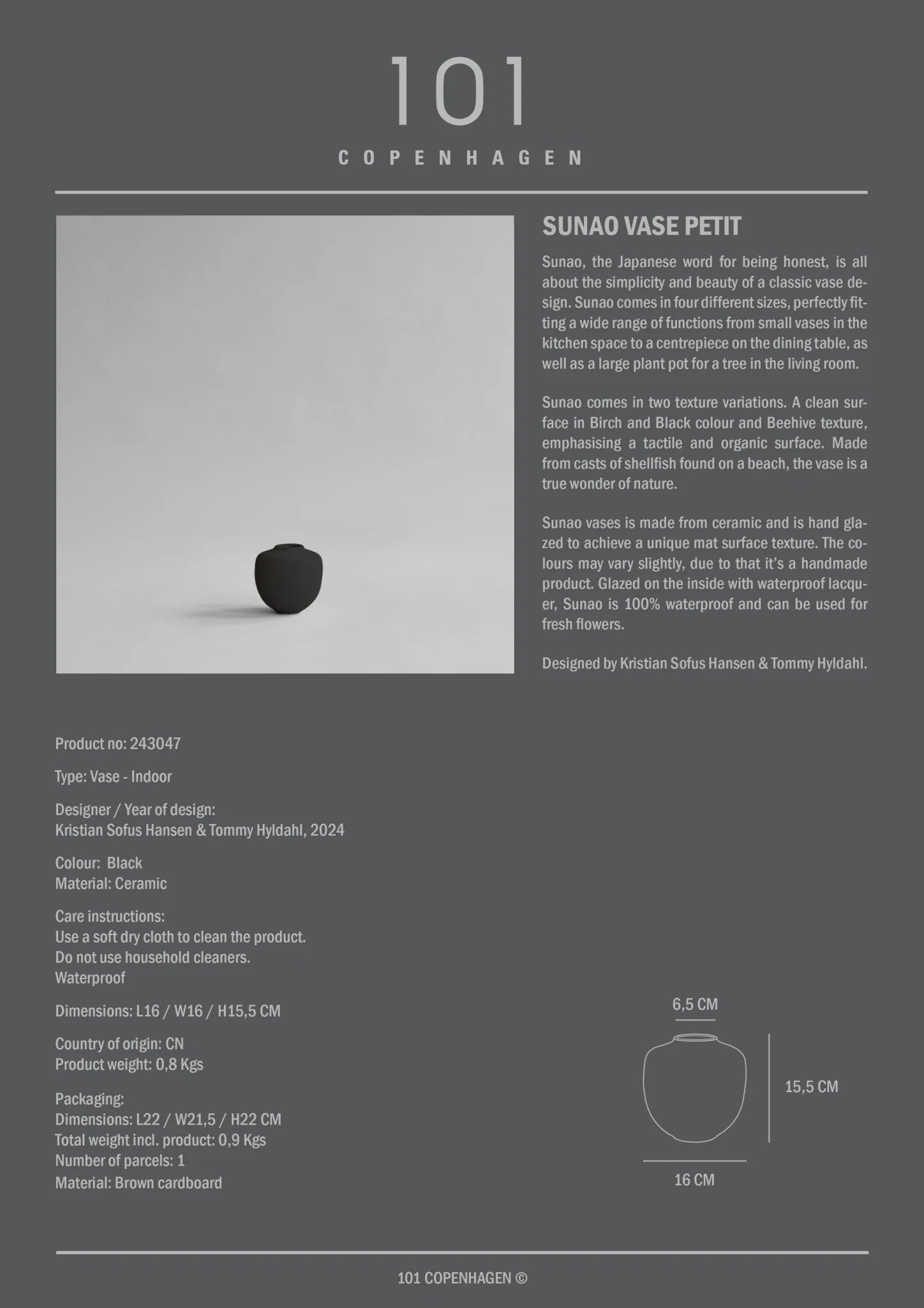 Sunao vase petit svart med mål – kompakt form og presise proporsjoner i svart finish