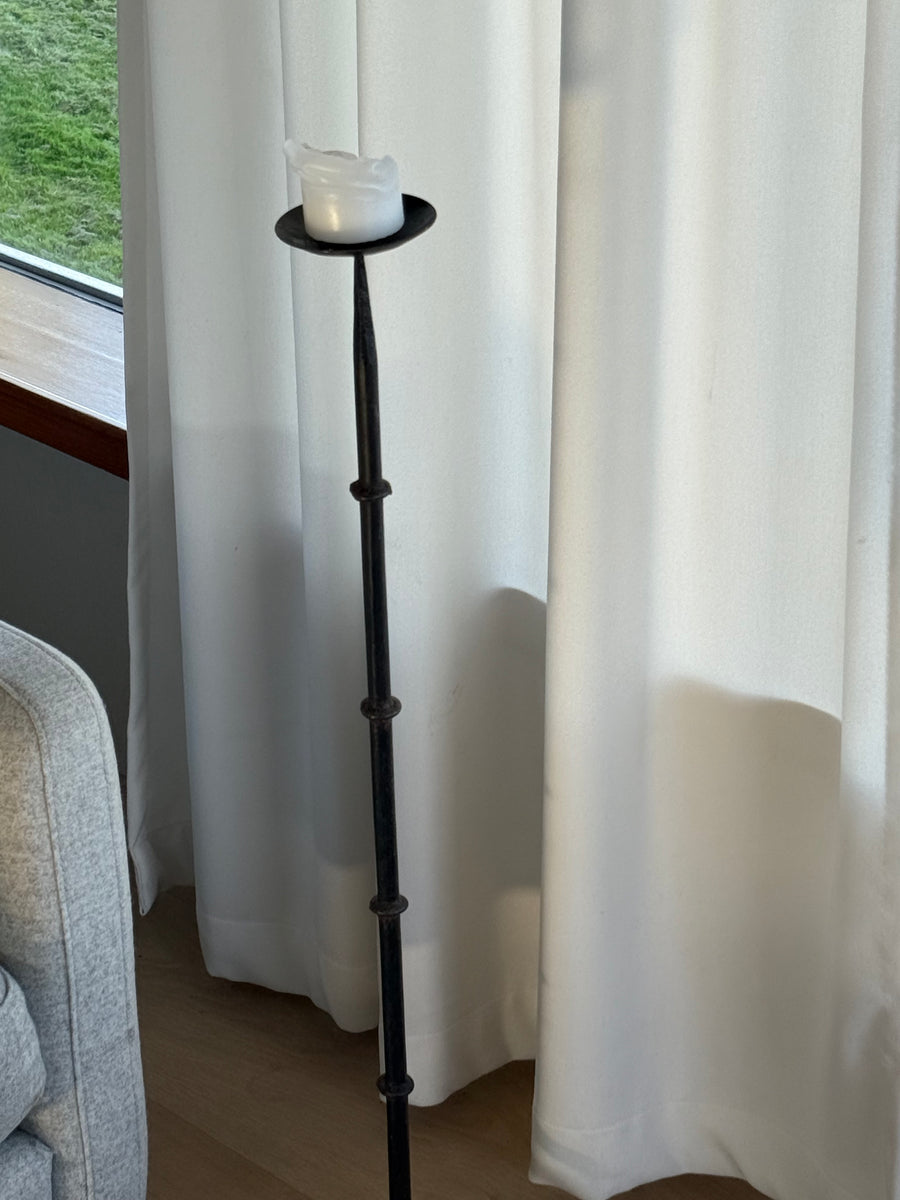 Fransk vintage lysestake i smijern – slank modell