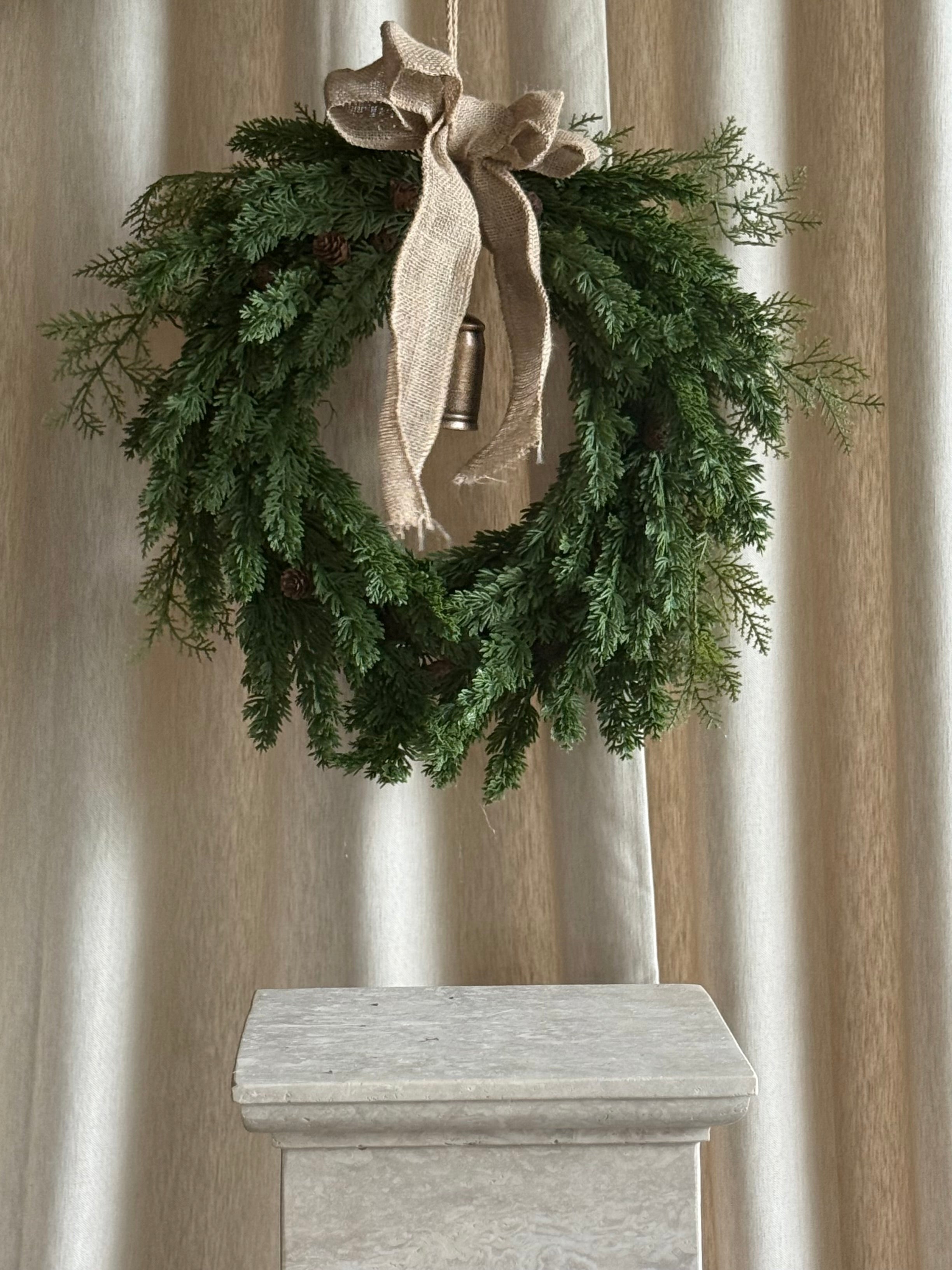 Krans med sløyfe/bjelle