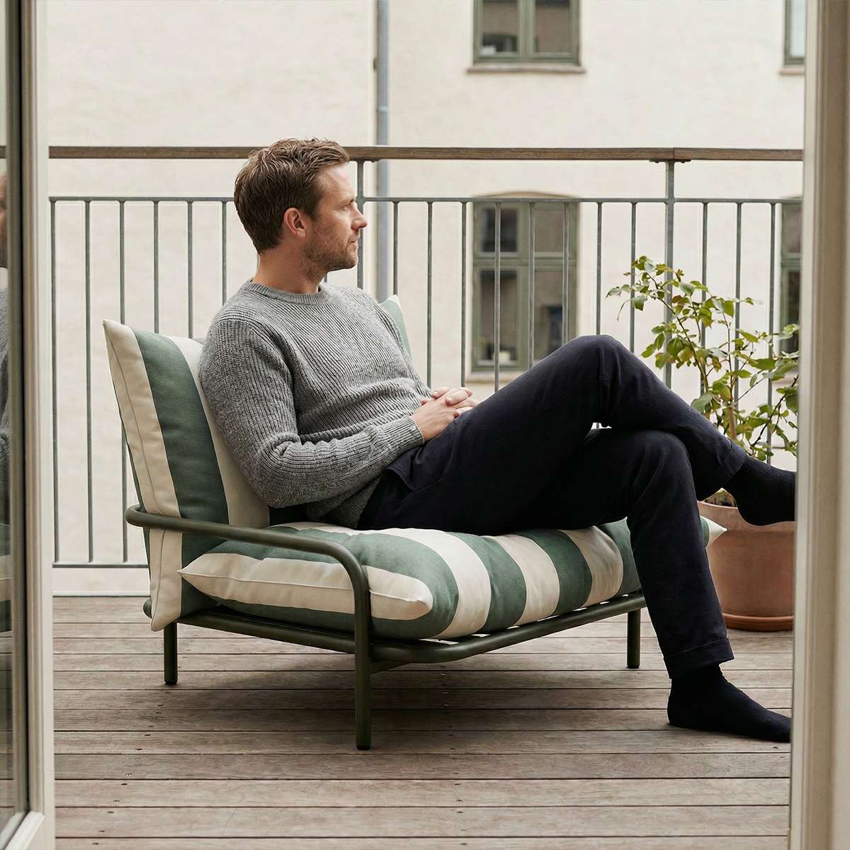 Mollis loungestol olive