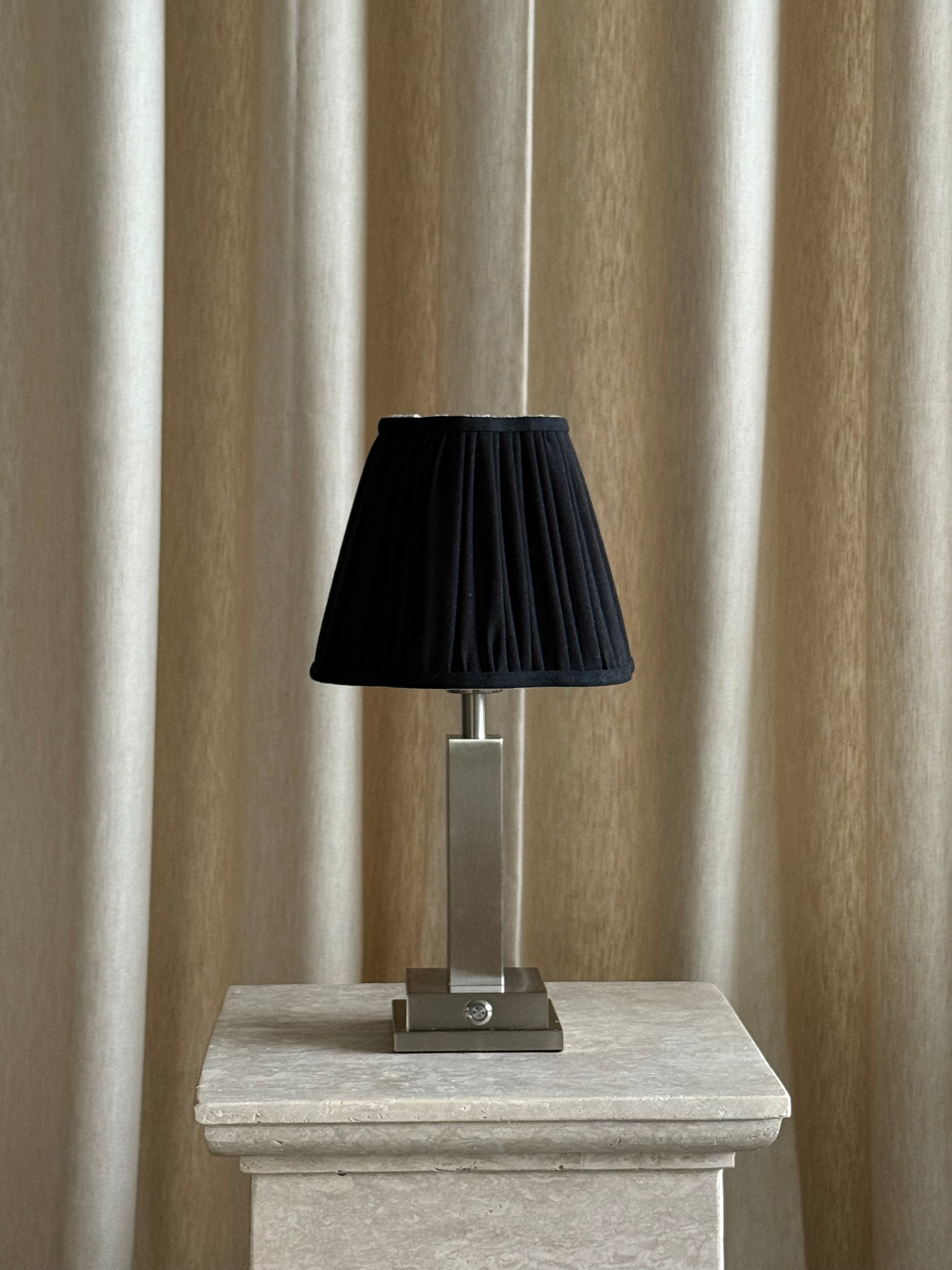 Lampeskjerm bølge svart