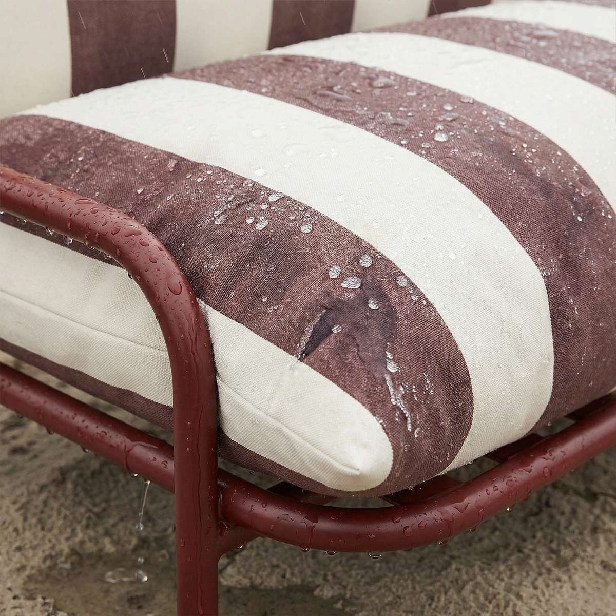 Mollis hagesofa burgunder