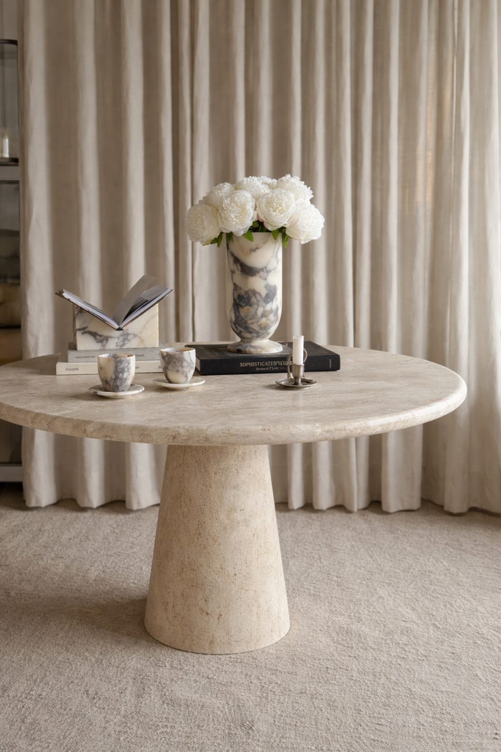 Monolith spisebord lys travertine