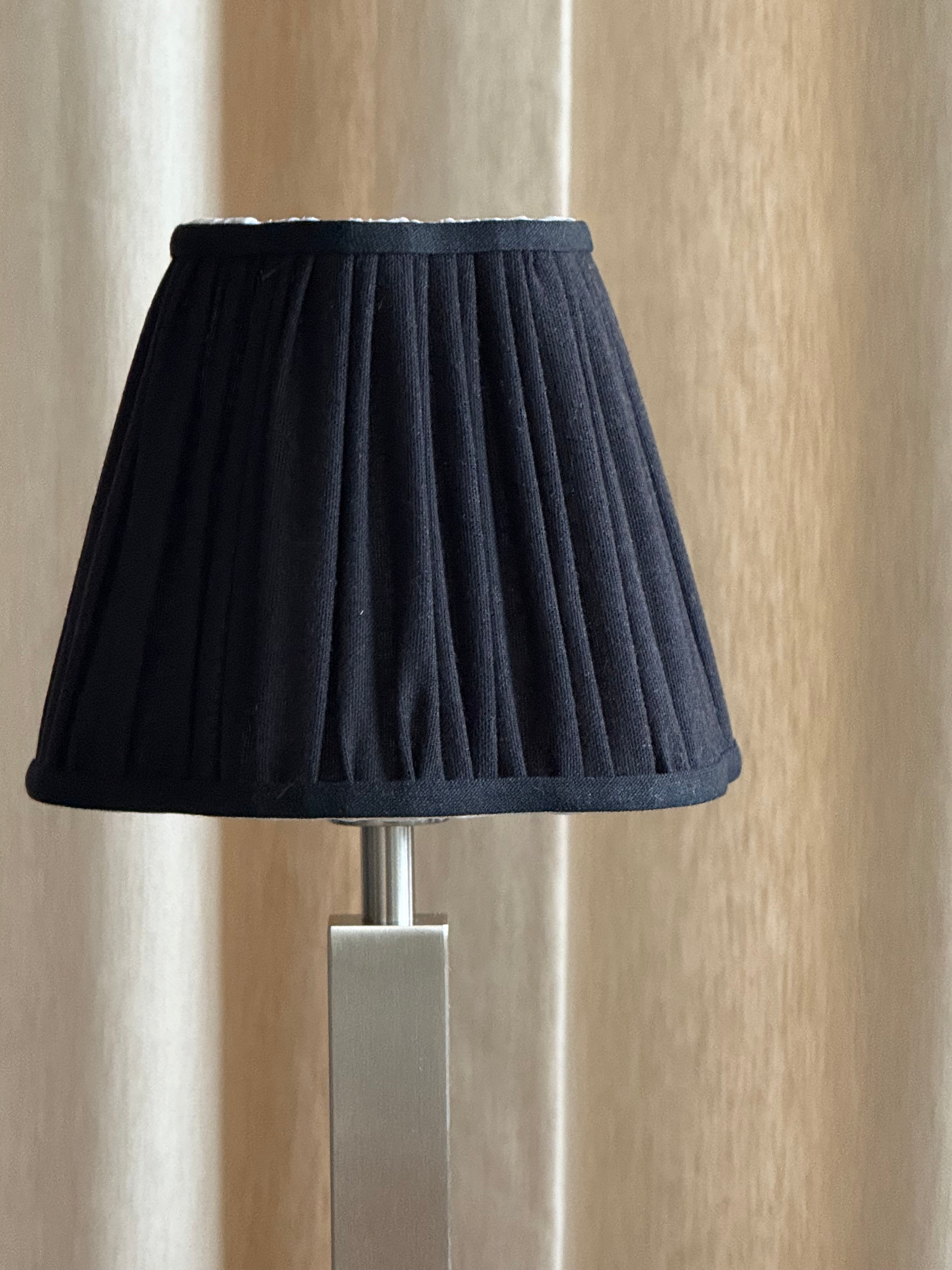 Lampeskjerm bølge svart