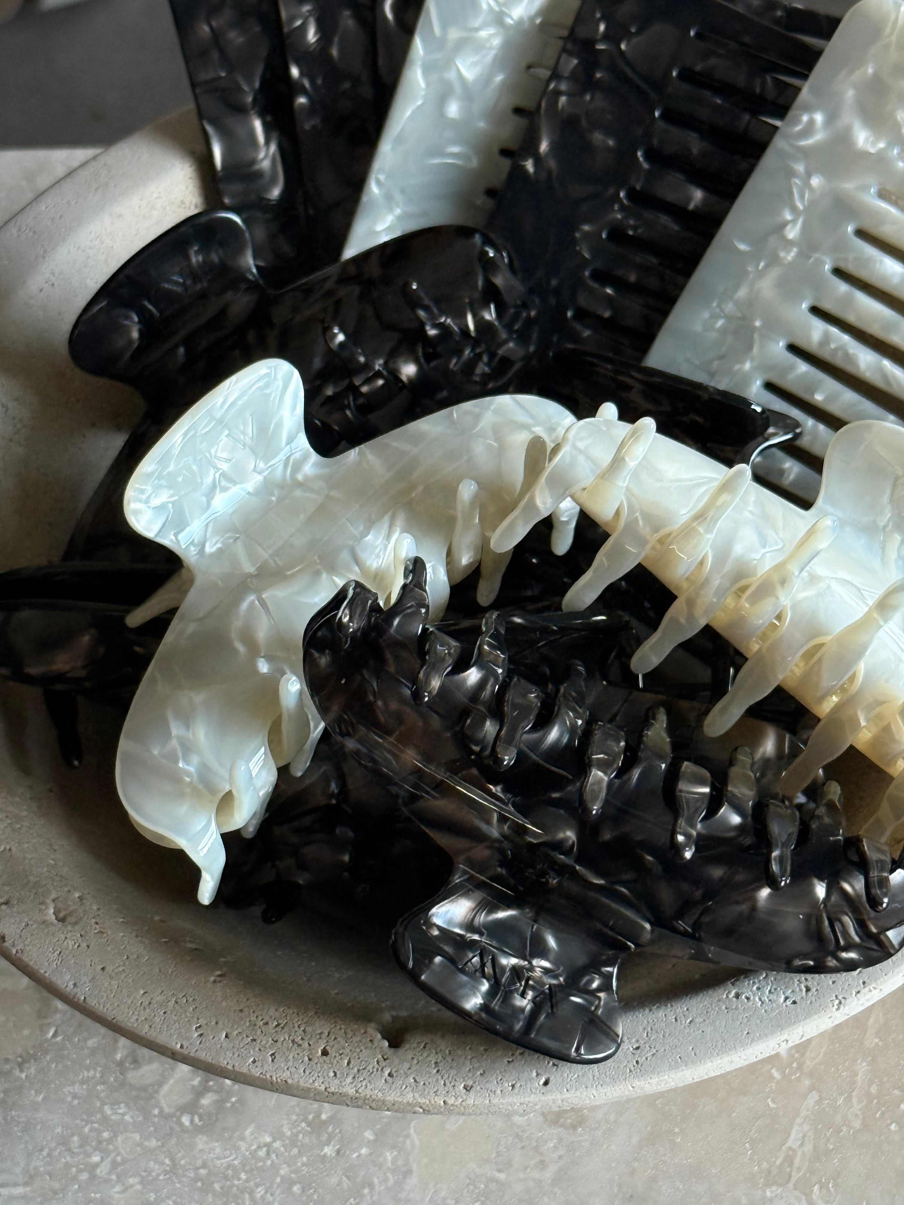 Hårklype + kam brun