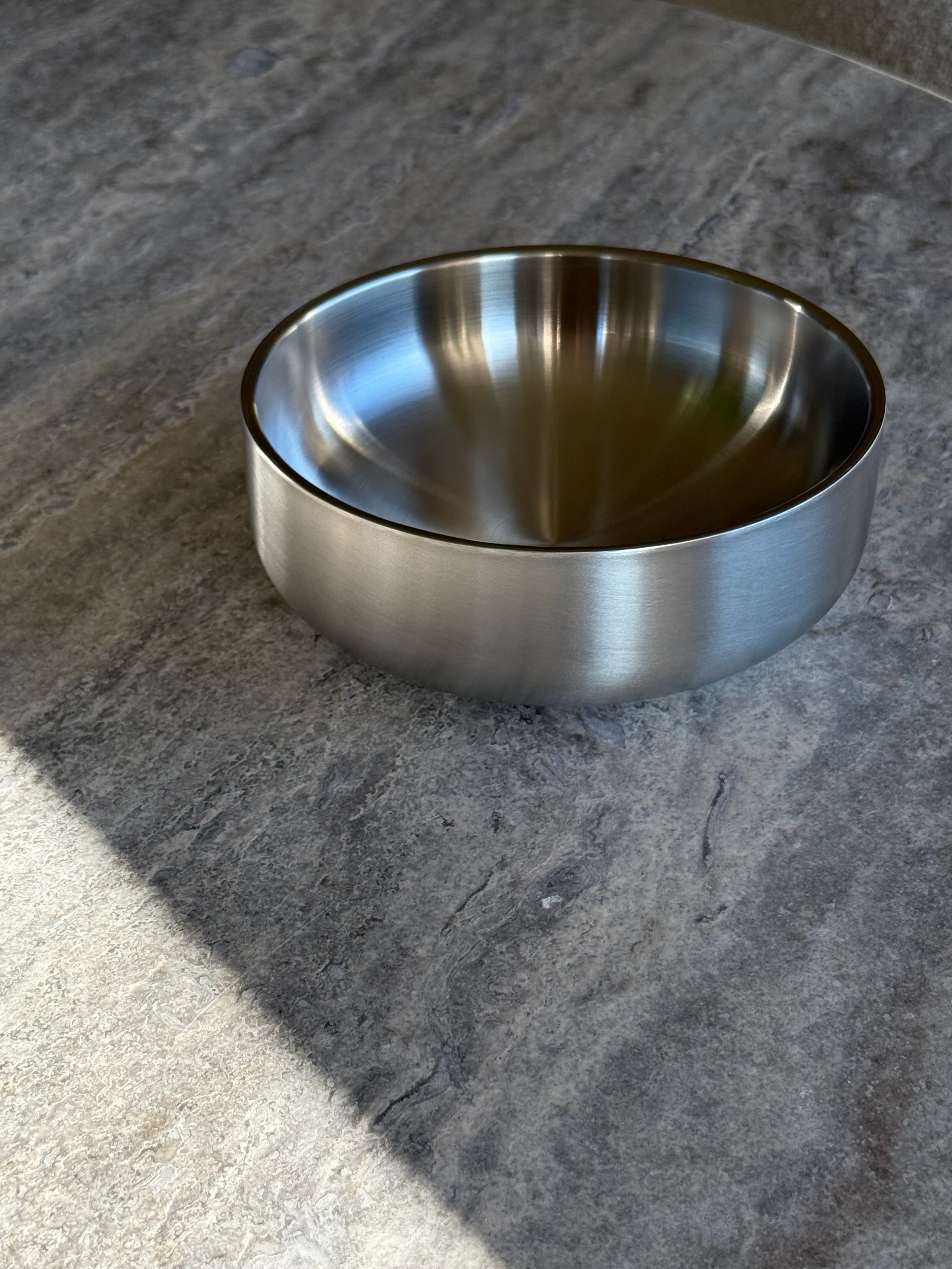 VKW snack bowl i rustfritt stål 304 – sett ovenfra, sirkulær finish og jevn, blank overflate