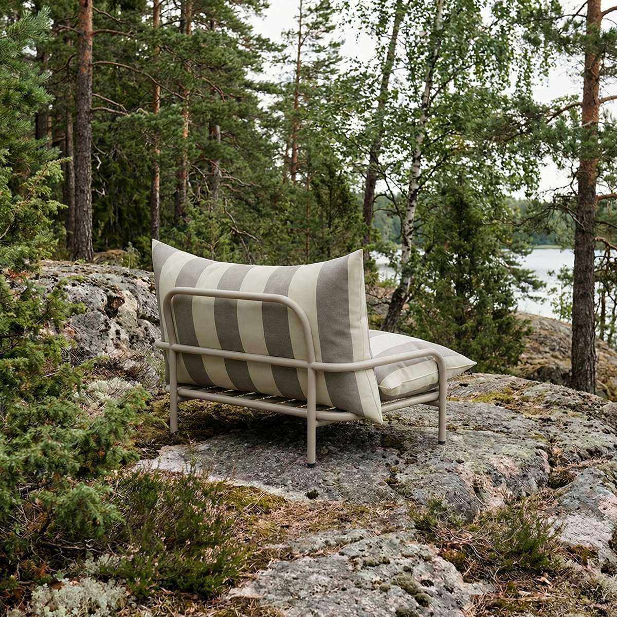 Mollis loungestol beige – nærbilde av tekstur og finish på sete og rygg