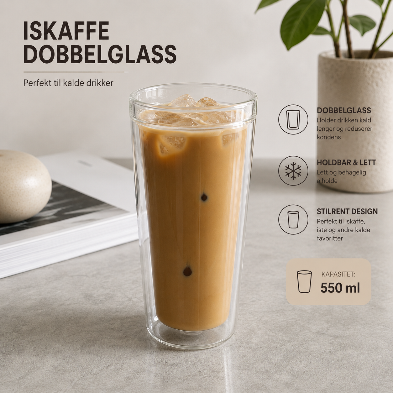 Iskaffeglass i dobbel glass, 550 ml, klart dobbelglassdesign uten kondens, fylt med iskaffe