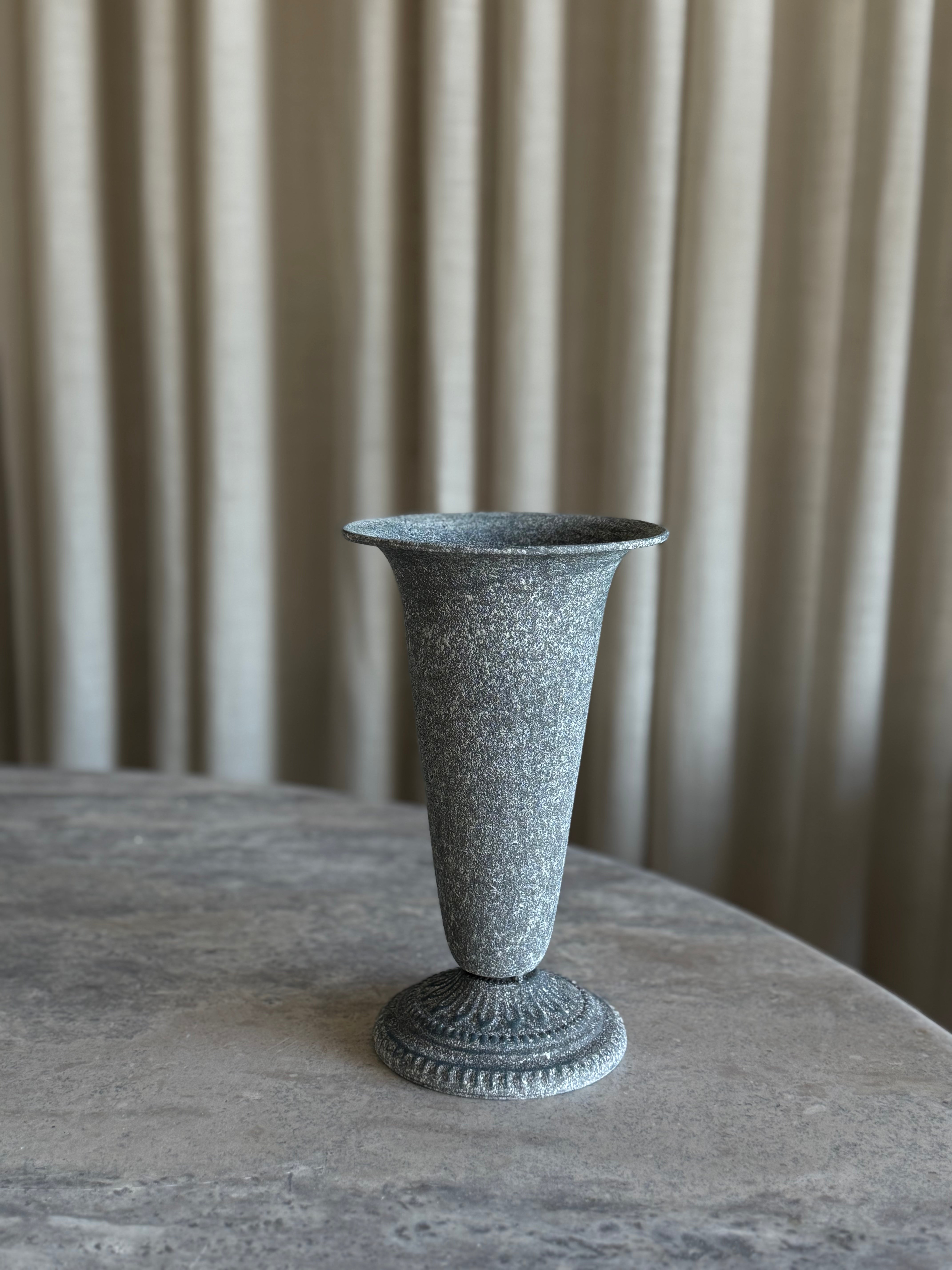 Sienna vase