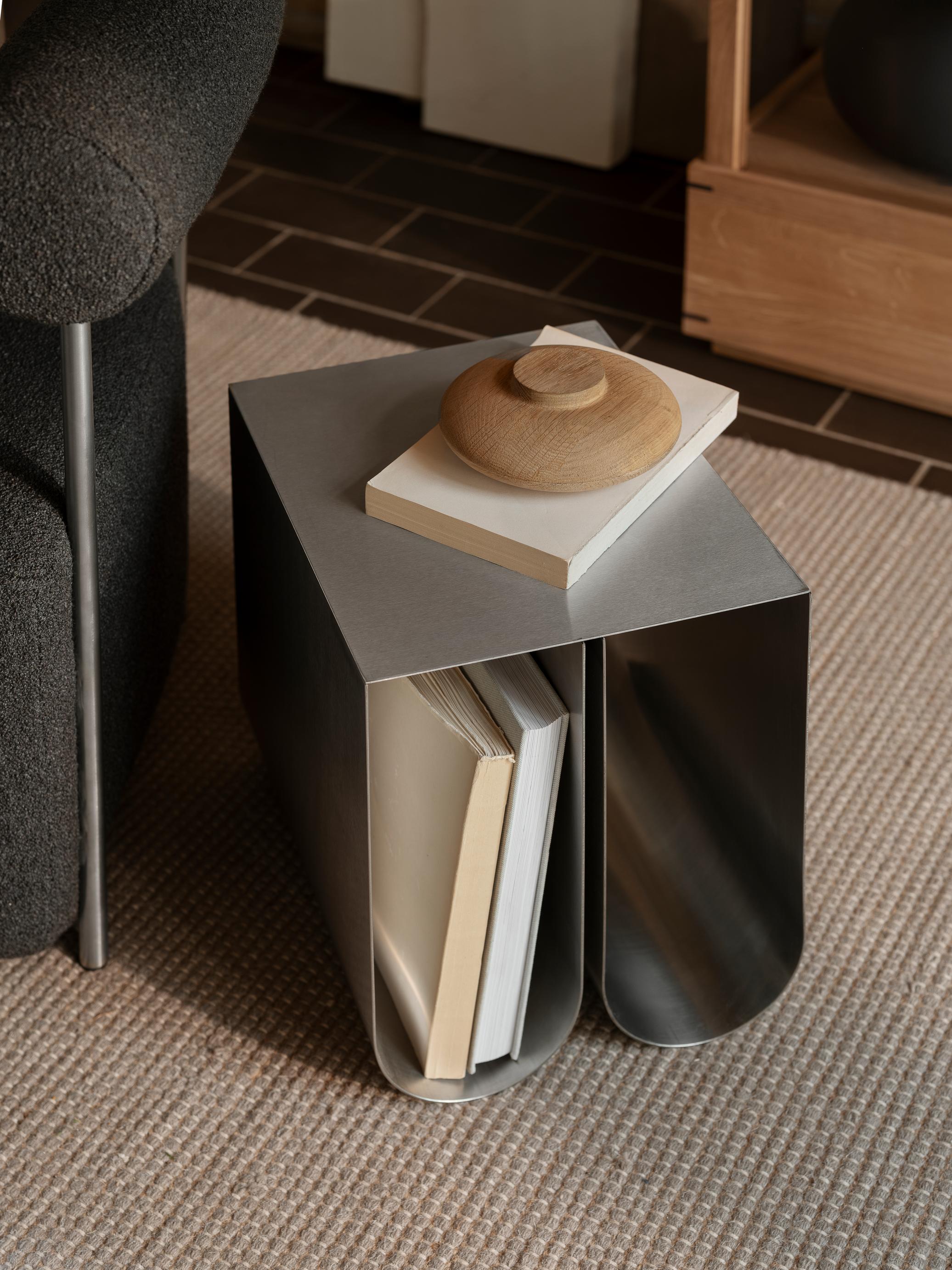 Curved sidebord stål