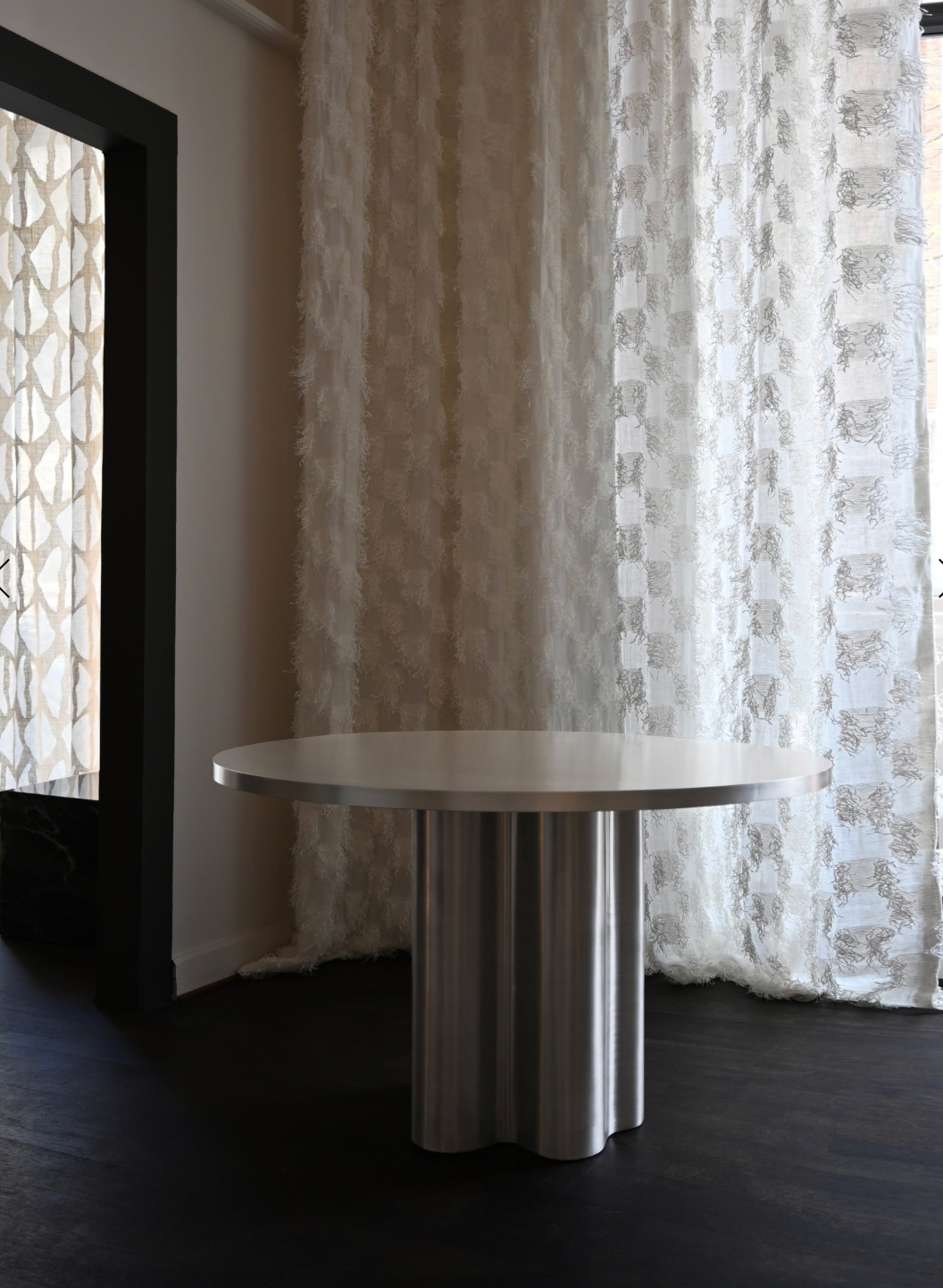 Silver root spisebord full stål